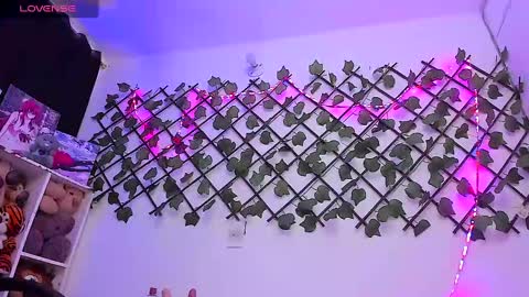 Snapshot of pucaa_ chatting on 02.06.25 Emma Rico model indep online show from 02.06.25