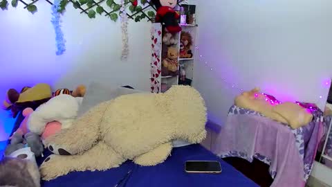 Snapshot of pucaa_ chatting on 11.29.25 Emma Rico model indep online show from 11.29.25