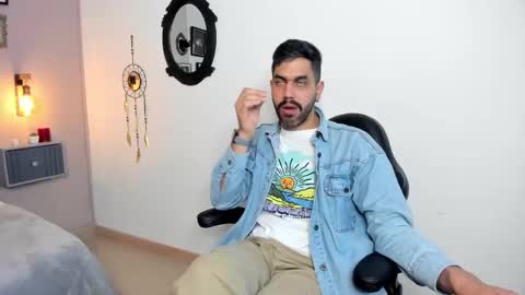Snapshot of puch16 chatting on 11.17.25 Diego online show from 11.17.25