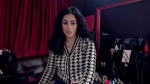 MissPuffyLove online show from 11.10.25