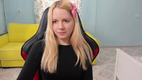 Snapshot of puma4ka chatting on 03.02.25 Victoria online show from 03.02.25