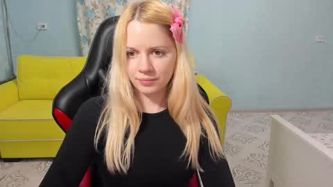 Snapshot of puma4ka chatting on 03.02.25 Victoria online show from 03.02.25