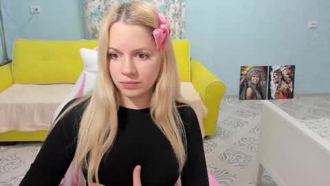 Snapshot of puma4ka chatting on 12.14.25 Victoria online show from 12.14.25