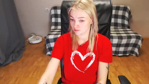 Polly online show from 01.11.25