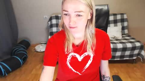 Polly online show from 02.25.25