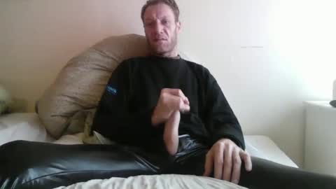 Snapshot of pumpindk chatting on 03.08.25 Pumpin online show from 03.08.25