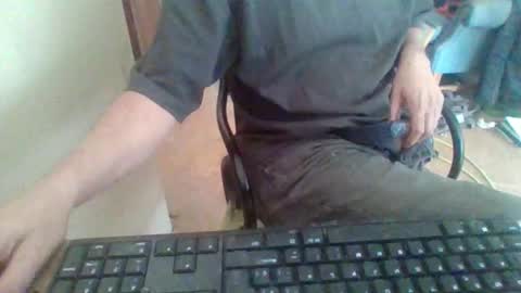 Snapshot of pup_y chatting on 10.02.25 pup_y online show from 10.02.25