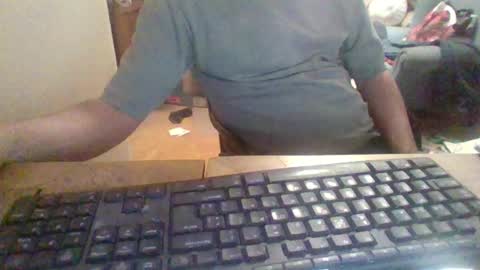 Snapshot of pup_y chatting on 10.08.25 pup_y online show from 10.08.25