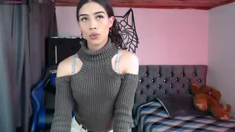 Snapshot of pupi_wolf chatting on 06.15.26 Cris online show from 06.15.26