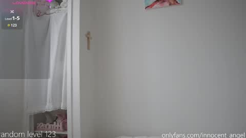 Snapshot of pureangeldolores chatting on 02.27.25 i dont do shows for free. watching here silently and waiting for me to start showing you something for free is useless online show from 02.27.25