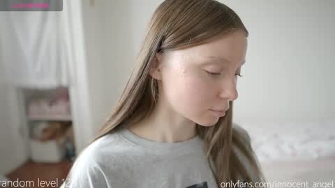 Snapshot of pureangeldolores chatting on 10.31.25 i dont do shows for free. watching here silently and waiting for me to start showing you something for free is useless online show from 10.31.25