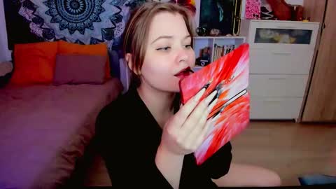 Snapshot of purehanna chatting on 12.01.25 Miss Hanna online show from 12.01.25