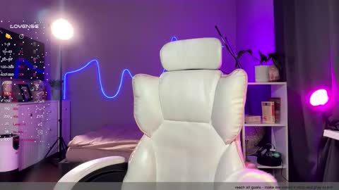 Sasha  wait you here 6 of November. will celebrate my B- day online show from 11.19.25