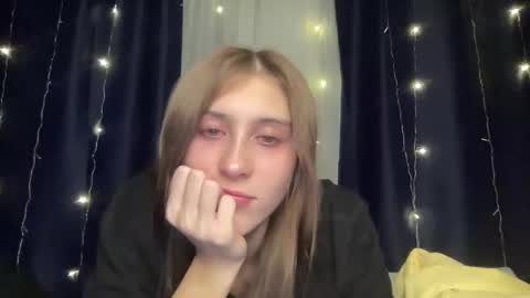 Snapshot of pussygir007 chatting on 01.04.25 pussygirl007 online show from 01.04.25