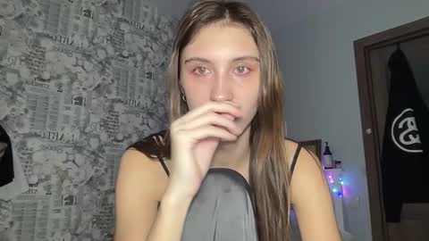 Snapshot of pussygir007 chatting on 02.05.25 pussygirl007 online show from 02.05.25