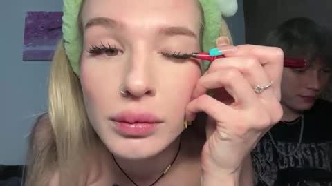 Snapshot of pussymoneywet chatting on 09.22.25 Lina online show from 09.22.25