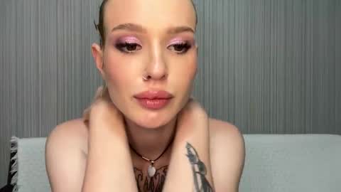 Lina online show from 11.18.25