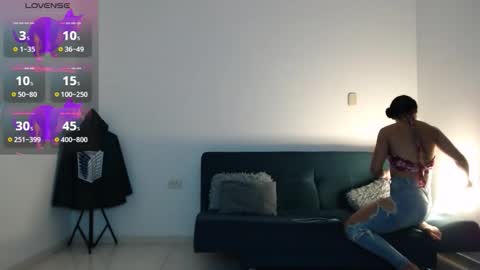 Snapshot of putakusan chatting on 10.08.25 Izumi online show from 10.08.25