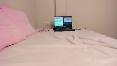 Snapshot of pvssi_ chatting on 01.13.25 Sophy online show from 01.13.25