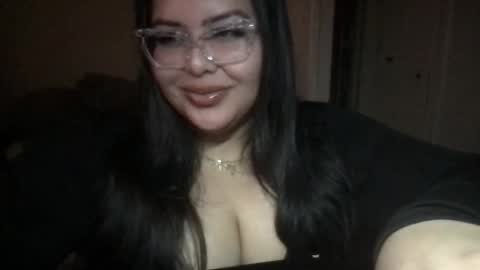 Prettypink Tinyhole online show from 12.20.24