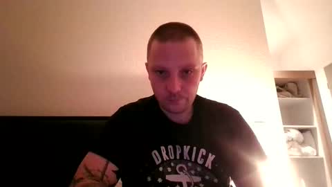 Snapshot of qmshot chatting on 10.28.25 qmshot online show from 10.28.25