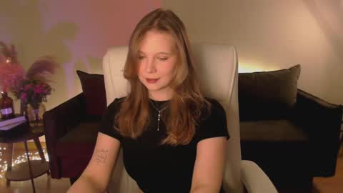Snapshot of qt_nymph chatting on 02.24.25 Ariel online show from 02.24.25