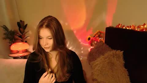 Snapshot of qt_nymph chatting on 10.14.25 Ariel online show from 10.14.25