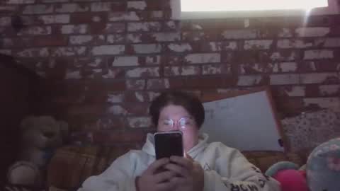 Snapshot of qtbisuccubi chatting on 12.16.25 Br4tty Bunny online show from 12.16.25