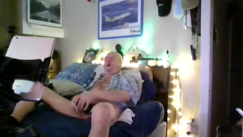 Snapshot of quantumorator chatting on 02.27.26 Quantum Orator online show from 02.27.26