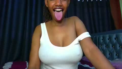 Snapshot of queen321850 chatting on 01.06.26 queen321850 online show from 01.06.26