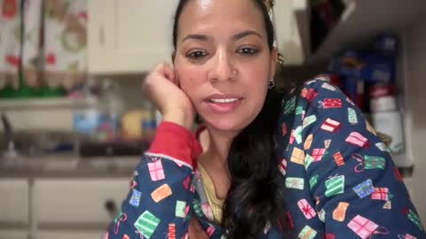 Snapshot of queen69138 chatting on 11.13.25 queen69138 online show from 11.13.25