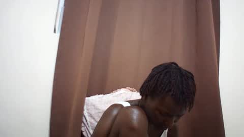 Snapshot of queen_0012 chatting on 05.24.26 asher online show from 05.24.26
