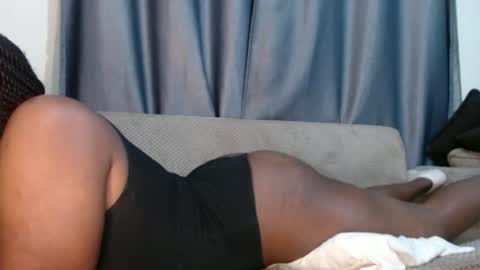 Snapshot of queen_789 chatting on 06.19.26 emmie online show from 06.19.26