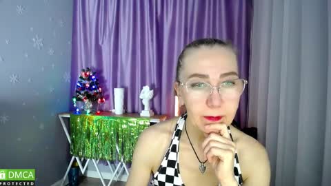 Snapshot of queen_a_n_i chatting on 01.11.25 A N I Ill be here on December 1st online show from 01.11.25