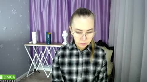 Snapshot of queen_a_n_i chatting on 01.26.25 A N I Ill be here on December 1st online show from 01.26.25