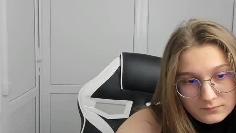 Amelie online show from 03.24.26