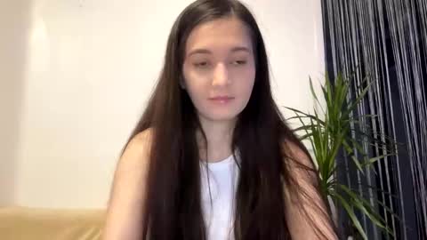 Snapshot of queen_chatur chatting on 01.23.25 Viktoria online show from 01.23.25