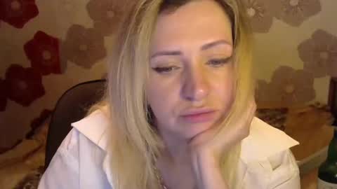 Snapshot of queen_daenerys chatting on 12.02.24 Queen Daenerys online show from 12.02.24