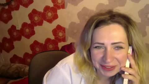 Snapshot of queen_daenerys chatting on 02.24.25 Queen Daenerys online show from 02.24.25