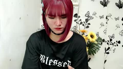 Snapshot of queen_elicktra chatting on 02.04.25 JOY online show from 02.04.25