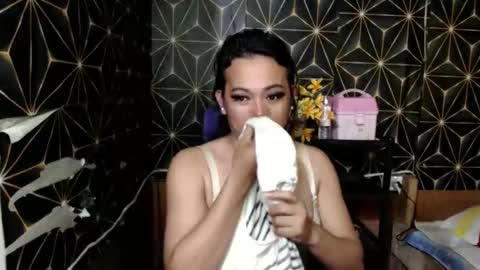 queen_ennah online show from 01.19.25