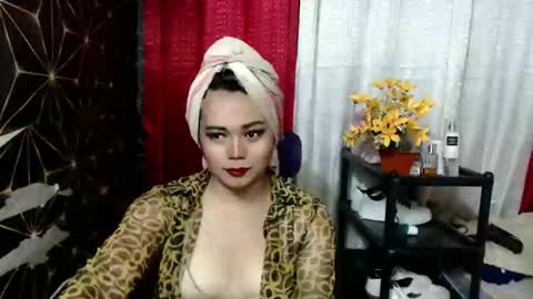queen_ennah online show from 01.21.25