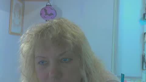 Snapshot of queen_jane8 chatting on 05.10.26 queen_jane8 online show from 05.10.26