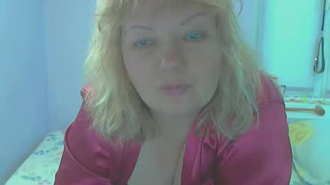 Snapshot of queen_jane8 chatting on 05.18.26 queen_jane8 online show from 05.18.26