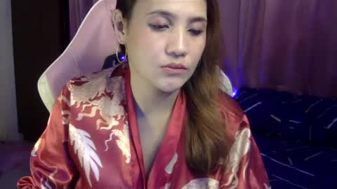 QueenHennessy online show from 12.01.24