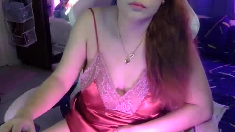 QueenHennessy online show from 10.12.25