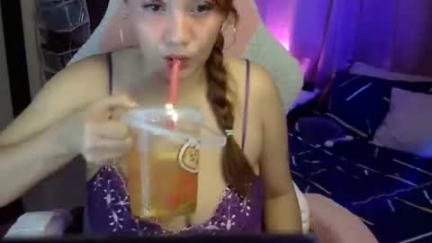 QueenHennessy online show from 04.18.26