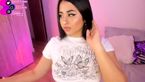 Snapshot of queen_liana chatting on 01.15.25 Liana  online show from 01.15.25