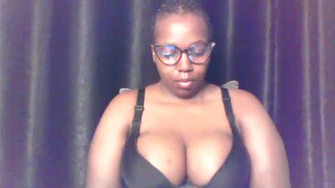Snapshot of queen_melanine chatting on 07.01.26 QUEEN online show from 07.01.26