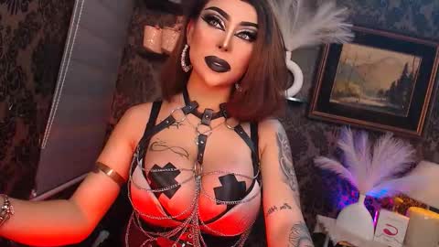 Snapshot of queen_mirahh chatting on 09.24.25 queen mira maria shantal online show from 09.24.25